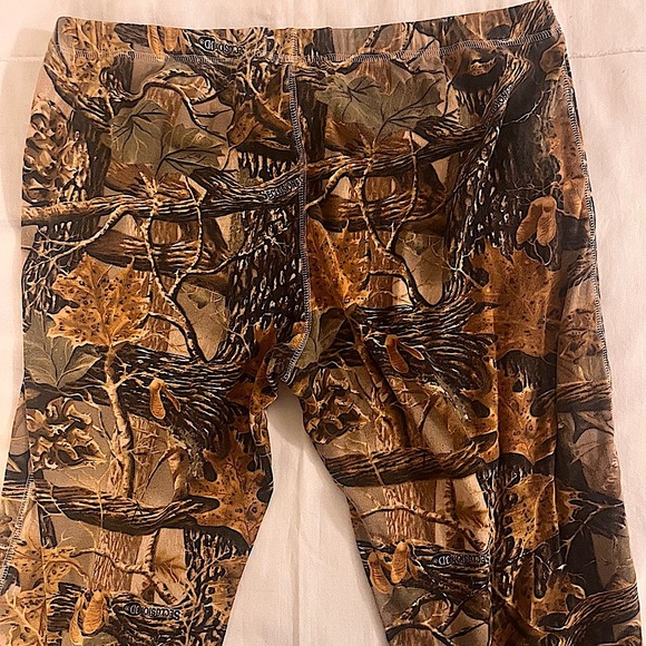 Cabela's Camouflage Pajama Set - Brown and Tan, Size XL - Picture 8 of 8